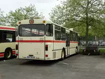 Ein alter VBK Mercedes Benz O305 am 25.04.15 im Karlsruhe Betriebshof West beim Tag der Offenen Tür bei der VBK
