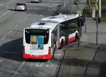 MB Citaro C2 G HHA 7457 auf Linie M13 am S Veddel, 9.4.15