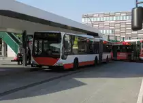 MB Citaro G HHA 7213 auf Linie M13 am S Wilhelmsburg, 9.4.15