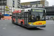 B-V 4172 fährt am 14.03.2015 auf der Linie X9 zur Hertzallee. Aufgenommen wurde ein Solaris Urbino 18 der BVG / Berlin Hardenbergplatz.
