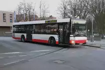 MAN NL 313 SB 8259 auf Linie 142 am Bf.Harburg, 9.4.15