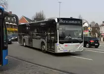 MB Citaro C2 VHH Wg.1330 auf Linie 284 am Eidelstedter Platz, 10.4.15