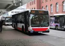 MB Citaro Facelift HHA 2709 auf Linie 250 am Bf.Altona, 10.4.15