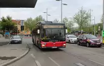 Wien WL Buslinie 69A (MAN/Gräf&Stift NL 273 T3 8667) Simmeringer Platz am 1. Mai 2015.
