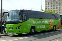 NEUHEIT - Der neue VDL Futura Mitteldecker: 
VDL Futura FMD2-122  MeinFernbus Flixbus - Bruzzo , Frankfurt HBf/ZOB 29.04.2015
