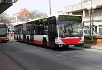 MB Citaro G HHA 7206 auf Linie M20 am Bf.Altona, 10.4.15