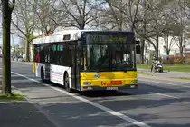 B-V 1414 (MAN) fährt am 11.04.2015 auf der Linie 247 zum S-Bahnhof Nordbahnhof. Aufgenommen an der Böttgerstraße.
