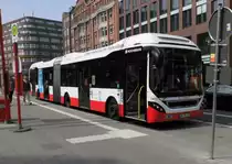 Volvo 7900 LH Hybrid HHA 7473 auf Linie 109 am Gänsemarkt, 10.4.15