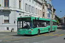 Mercedes O 405 732 auf der Linie 34 fährt zur Haltestelle Wettsteinplatz. Die Aufnahme stammt vom 23.04.2015.