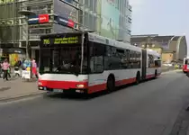 MAN NG 313 HHA 7359 auf Linie M6 am HBF/Mönckebergstr., 10.4.15