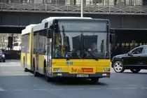 B-V 4027 fährt am 11.04.2015 für die U2 Schienenersatzverkehr. Aufgenommen wurde ein MAN / Berlin Zoologischer Garten.
