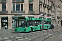 Mercedes O 405 734 auf der Linie 48 fährt zur Haltestelle Schützenhaus. Die Aufnahme stammt vom 06.05.2015.