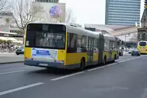 B-V 4131 fährt am 11.04.2015 für die U2 Schienenersatzverkehr. Aufgenommen wurde ein Solaris Urbino 18 / Berlin Zoologischer Garten.
