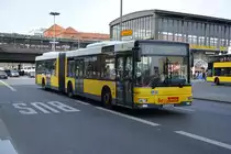 B-V 4007 fährt am 11.04.2015 für die U2 Schienenersatzverkehr. Aufgenommen wurde ein MAN / Berlin Zoologischer Garten.
