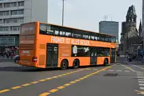 Am 11.04.2015 fährt B-V 3267 auf der Linie 100. Aufgenommen wurde ein MAN Lion's City DD / Berlin Zoologischer Garten.
