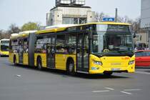 Am 11.04.2015 fährt B-V 4467 auf der Linie 109. Aufgenommen wurde ein Scania Citywide / Berlin Zoologischer Garten.
