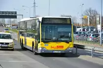 B-V 1767 fährt am 12.04.2015 auf der Linie X7. Aufgenommen wurde ein Mercedes Benz Citaro L / Schönefeld Flughafen.
