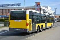 B-V 1767 fährt am 12.04.2015 auf der Linie X7. Aufgenommen wurde ein Mercedes Benz Citaro L / Schönefeld Flughafen.
