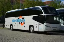 OSL-CF 115 steht am 29.04.2015 auf dem Bassinplatz in Potsdam. Aufgenommen wurde ein Neoplan Cityliner.
