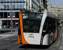 VanHool ExquiCity O-Bus (Rückansicht) in Genéve am 07.03.2015