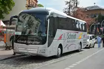 Am 03.05.2015 steht SZ-H 180 an der Bushaltestelle Werder Havel Post. Aufgenommen wurde ein MAN Lion's Coach.
