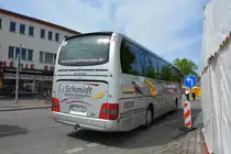 Am 03.05.2015 steht SZ-H 180 an der Bushaltestelle Werder Havel Post. Aufgenommen wurde ein MAN Lion's Coach.
