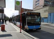 MB Citaro Facelift G HHA 7901 auf Linie M26 am EKZ Steilshoop, 30.4.15
