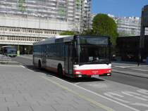 MAN NL 263 HHA 2438 auf Linie 118 am EKZ Steilshoop, 30.4.15