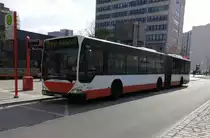 MB Citaro G HHA 7210 auf Linie M26 am EKZ Steilshoop, 30.4.15