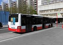 MAN Lions City HHA 1407 auf Linie 118 am EKZ Steilshoop, 30.4.15