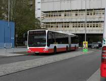 MB Citaro Facelift G HHA 7321 auf Linie M26 am EKZ Steilshoop, 30.4.15