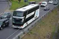 B-EX 3832 (Setra S 431 DT) fährt am 05.05.2015 auf Sonderfahrt durch Berlin. Aufgenommen am Dreieck Funkturm.
