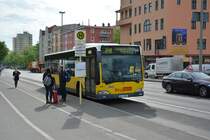 B-V 1266 fährt am 05.05.2015 auf der Linie X49. Aufgenommen wurde ein Mercedes Benz Citaro / Messe Nord ICC Witzleben Berlin.
