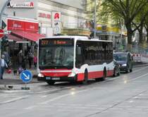 MB Citaro C2 HHA 1183 auf Linie 277 in Barmbek, Hellbrookstr. am 30.4.15