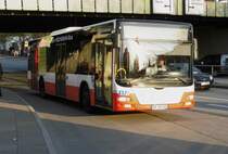 MAN Lions City HHA 1332 auf Linie 167 am U Farmsen, 30.4.15