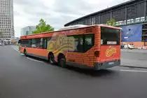 B-V 1723 fährt am 05.05.2015 auf der Linie 249. Aufgenommen wurde ein Mercedes Benz Citaro L / Berlin Zoologischer Garten.
