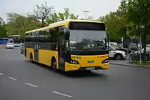 B-V 2326 fährt am 05.05.2015 auf der Linie 110. Aufgenommen wurde ein VDL Citea / Berlin Hardenbergplatz.
