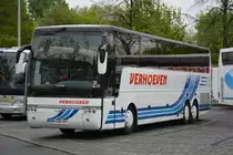 Aus Belgien kommt dieser VanHool 927 Astromega mit dem Kennzeichen PXQ 079. Aufgenommen am Hardenbergplatz in Berlin / 05.05.2015.
