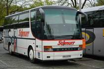 Dieser Setra S 309 HD steht am 05.05.2015 in Berlin am Zoo. Kennzeichen: OG-LX 179.
