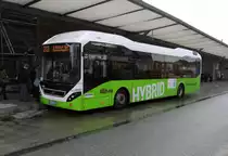 Volvo 7900 Hybrid Jasper Wg.8196 auf Linie 213 am U/S Barmbek, 30.4.15