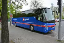 Am 05.05.2015 wurde dieser VDL Futura mit dem Niederländischen Kennzeichen 25-BFV-3 abgestellt. Aufgenommen in Berlin Zoologischer Garten.
