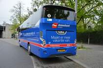 Am 05.05.2015 wurde dieser VDL Futura mit dem Niederländischen Kennzeichen 25-BFV-3 abgestellt. Aufgenommen in Berlin Zoologischer Garten.
