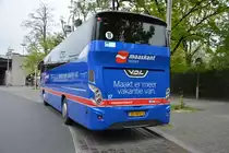 Am 05.05.2015 wurde dieser VDL Futura mit dem Niederländischen Kennzeichen 25-BFV-3 abgestellt. Aufgenommen in Berlin Zoologischer Garten.
