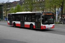 MAN Lions City HHA 1211 auf Linie M8 am U Wandsbek Markt, 1.5.15