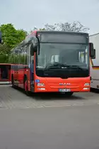 UEM-UR 33 steht am 05.05.2015 auf dem Rastplatz an der A 115 Dreieck Funkturm in Berlin. Aufgenommen wurde ein MAN Lion's City Low Entry Ü.
