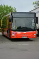 UEM-UR 11 steht am 05.05.2015 auf dem Rastplatz an der A 115 Dreieck Funkturm in Berlin. Aufgenommen wurde ein MAN Lion's City.

