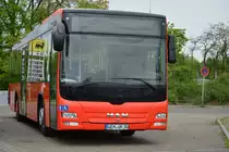 UEM-UR 30 steht am 05.05.2015 auf dem Rastplatz an der A 115 Dreieck Funkturm in Berlin. Aufgenommen wurde ein MAN Lion's City Low Entry Ü.
