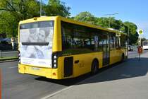Am 07.05.2015 steht B-V 2326 (VDL Citea) am S-Bahnhof Berlin Wannsee.
