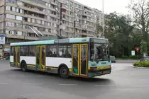 O-Bus vor dem Bahnhof Gare de Nord in Bukarest am 15.5.2015. Laut Angabe eines Insiders soll es sich um einen ehemals in den Niederlanden eingesetzten Bus handeln.