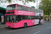 B-US 3704 steht am 07.05.2015 in Berlin am ZOB. Aufgenommen wurde ein MAN SD 202.
